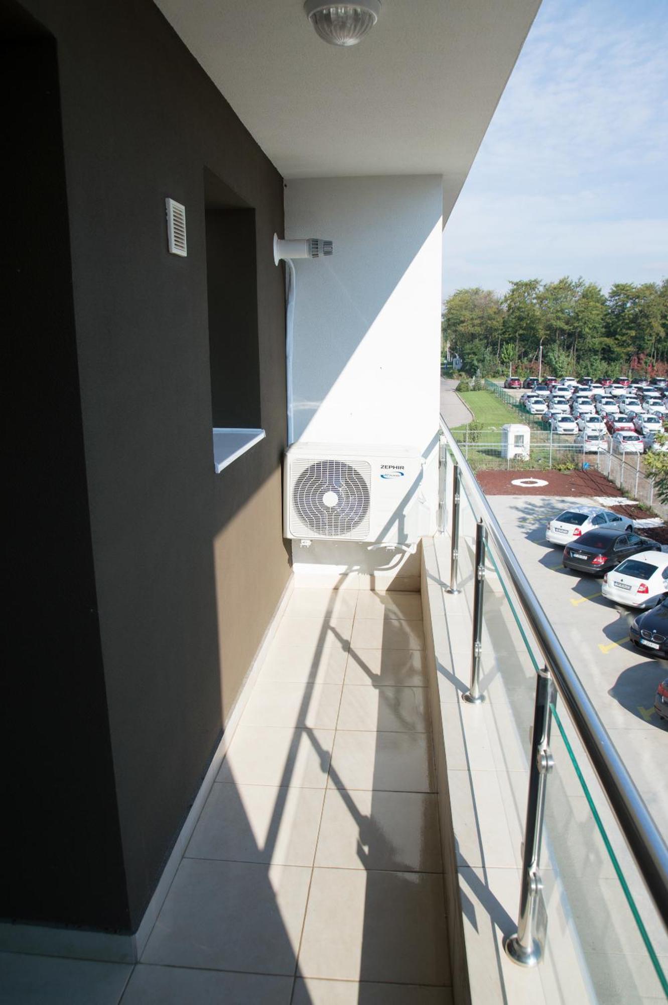 Airport Residence - 5 Mins From Airport Otopeni Exterior photo